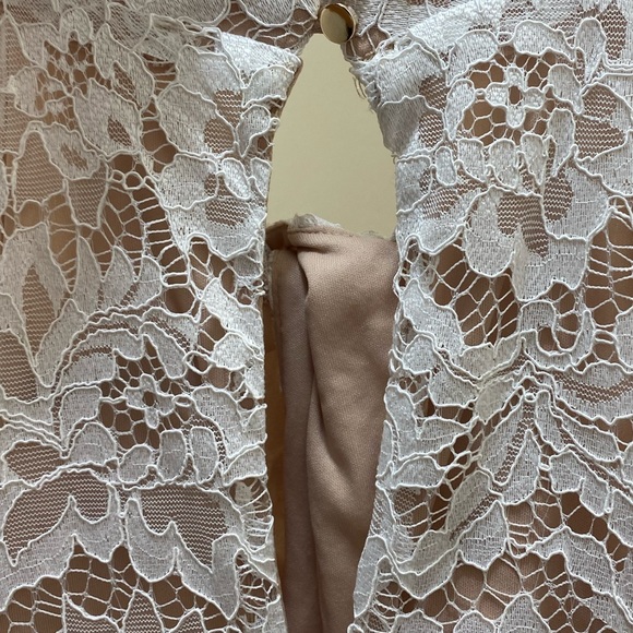 NWT Julia Jordan Knot Neck Halter Lace Ivory / Nude Jumpsuit Size 14. - Picture 12 of 15